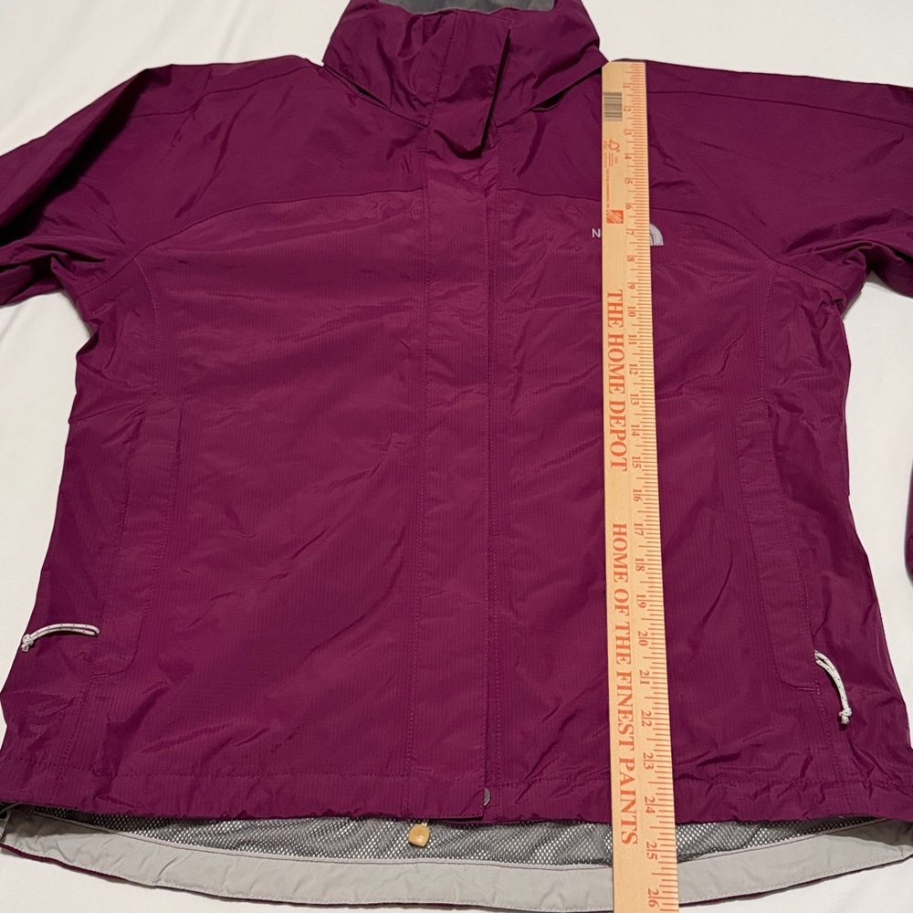The North Face Women's Magenta Jacket with Packable Hoodie M - Picture 4 of 8